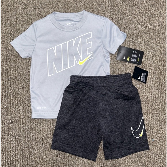 mens twin set shorts and top nike
